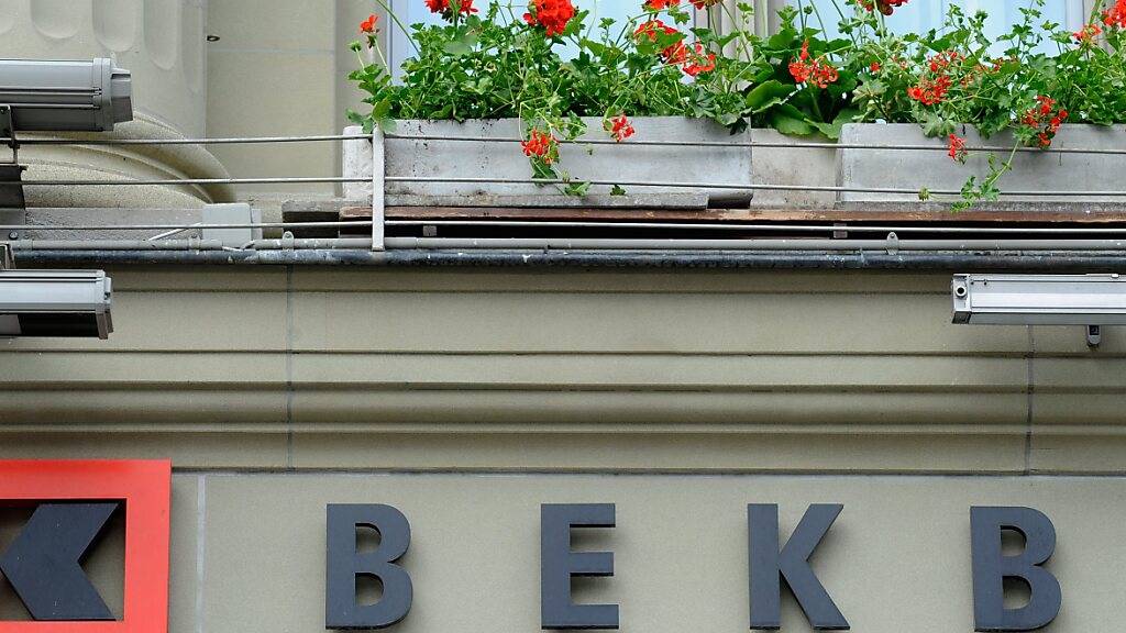 Die Berner Kantonalbank (BEKB) hat im vergangenen Jahr mehr Hypotheken vergeben und auch den Gewinn leicht gesteigert. Den Aktionären schlägt der Verwaltungsrat die nächste Dividendenerhöhung vor. (Archivbild)