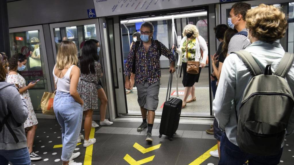 Erfolgreicher Test mit Künstlicher Intelligenz: Eine blinde Person fuhr in dieser Woche mit einer Hightech-Ausrüstung selbständig eine längere Strecke mit der Metro in Lausanne. (Archivbild)