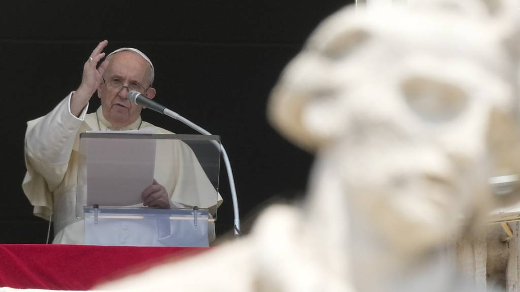 Papst Franziskus sagte, er teile «die einhellige Sorge um die Situation in Afghanistan». Foto: Andrew Medichini/AP/dpa