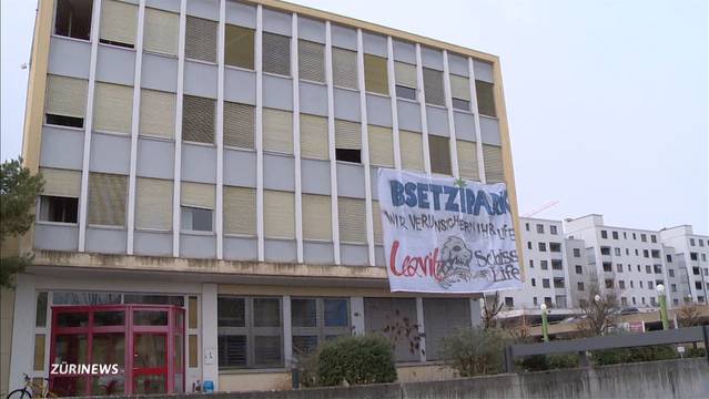 Swiss Life Bürogebäude von Unbekannten besetzt