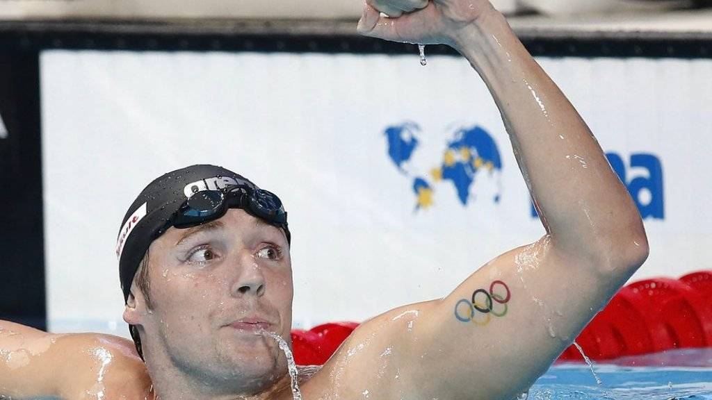 Im Wasser ist er meisens gelassen, an Land kann er aber auch mal anders: Der deutsche Schwimm-Weltmeister Marco Koch. (Archivbild)