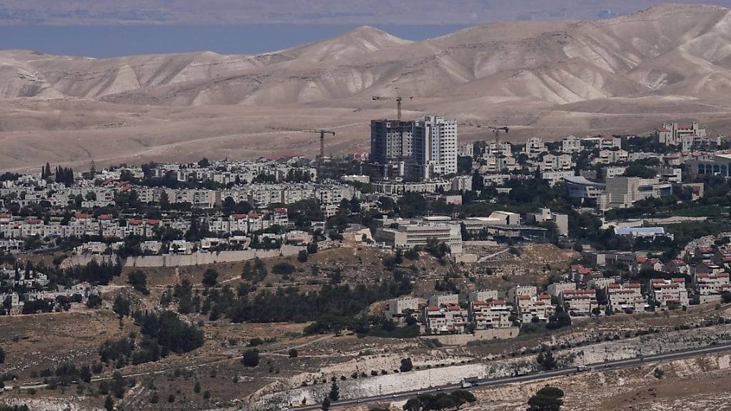 ARCHIV - Die israelische Siedlung Maale Adumim im Westjordanland. Foto: Mahmoud Illean/AP/dpa