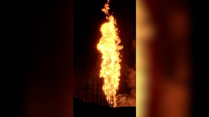 150 Meter hohe Feuersäule: Gaspipeline in den USA explodiert