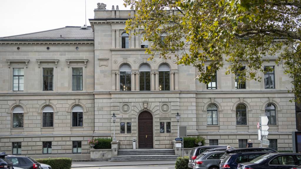 Die Zuger Regierungs- und Stadtratskandidaten präsentieren sich auf Central