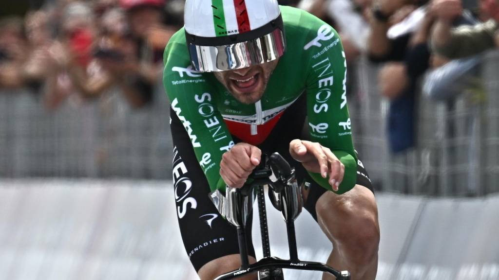 Filippo Ganna rauscht am Giro zu einem überlegenen Sieg im Zeitfahren
