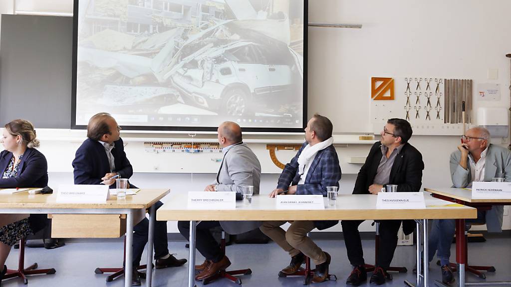 Der Gemeinderat von La Chaux-de-Fonds sah sich ein Video an, das die Ereignisse des 24. Juli zusammenfasste.