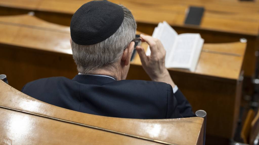 Jüdische Einrichtungen in der Schweiz werden angesichts des Risikos antisemitischer Handlungen verstärkt überwacht (Archivbild).