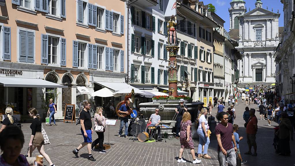 Im Kanton Solothurn leben mehr Menschen: Die Zahl der Einwohnerinnen und Einwohner stieg um 2935 auf 288'836 Personen. Das entspricht einer Zunahme von einem Prozent. (Archivbild)