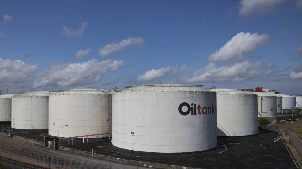 Die internationalen Finanzmärkte stehen weiter im Banne des Iran-Krieges. Mit hoffnungsvollen Aussagen von US-Präsident Donald Trump legten die Aktienmärkte am Montagmittag zu. (Archivbild)