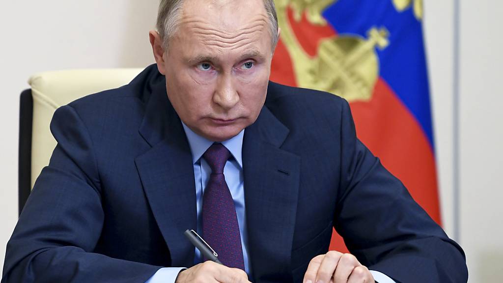 Der russische Präsident Wladimir Putin äußerte sich zu Waffenruhe zwischen den verfeindeten Staaten Armenien und Aserbaidschan. Foto: Alexei Nikolsky/Pool Sputnik Kremlin/AP/dpa
