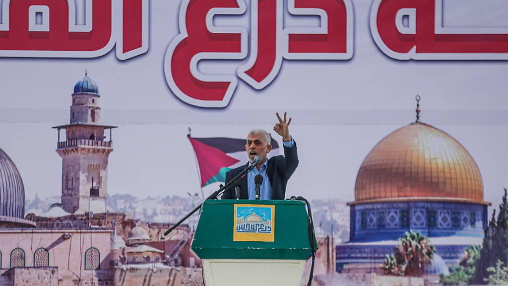 ARCHIV - Yahia al-Sinwar, Chef der palästinensischen islamistischen Hamas-Bewegung, hält eine Ansprache während einer Kundgebung zum al-Quds-Tag. Foto: Mohammed Talatene/dpa