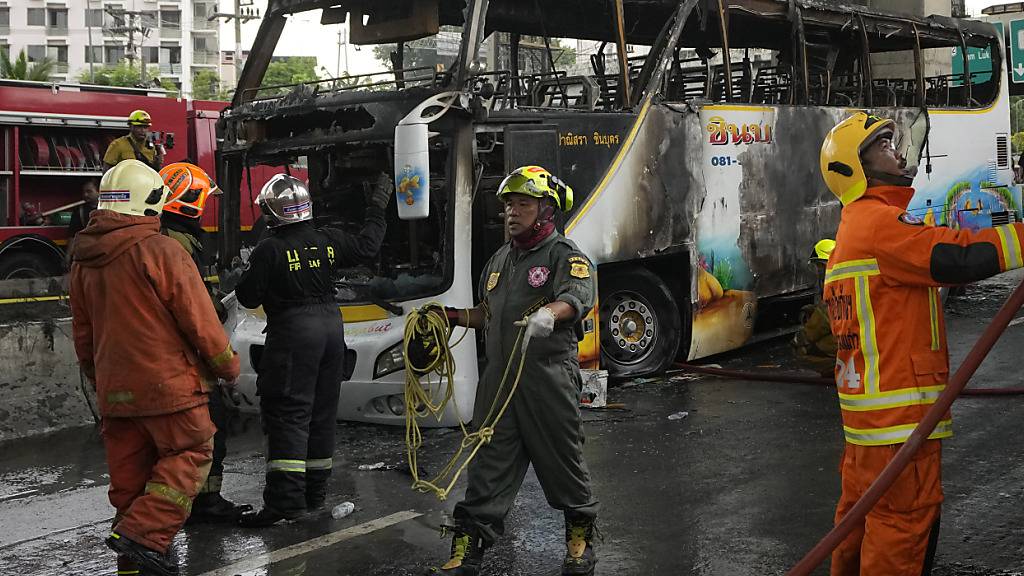 Thailand: Mindestens zehn Tote bei Feuer in Schulbus