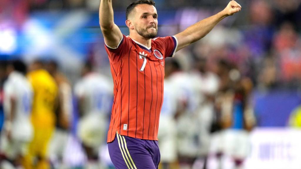 John McGinn jubelt über den Sieg der Schotten