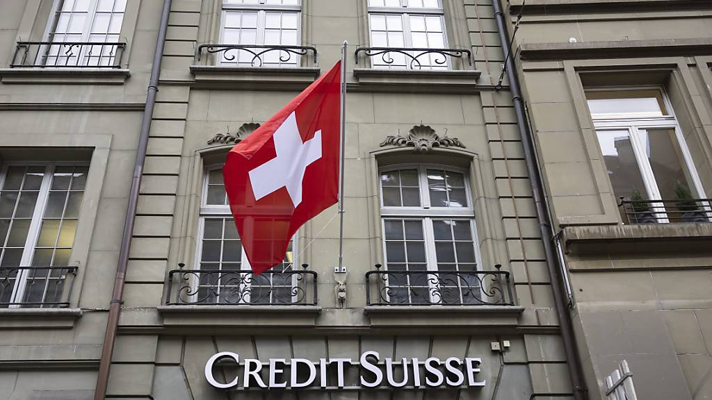 Bei der von der UBS übernommenen Credit Suisse droht laut einem Bloomberg-Bericht der Abbau von mehreren zehntausend Stellen. (Archivbild)