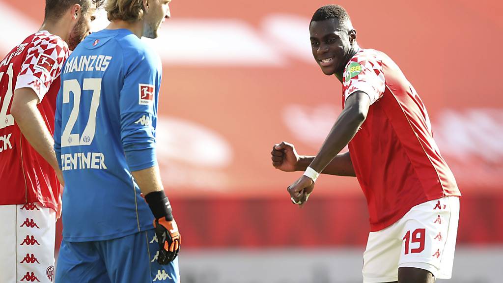 Moussa Niakhate und der FSV Mainz tanzen Bayern München auf der Nase herum und verzögern die Meisterfeier der Müncher durch einen 2:1-Sieg
