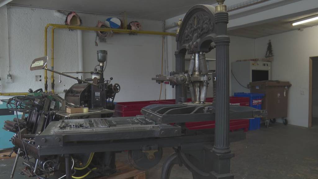 Sie druckte das 1. Tagblatt - Historische Druckerpresse zurück in Luzern