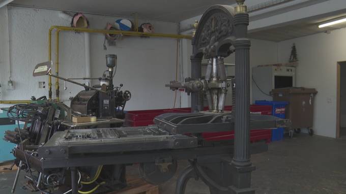 Sie druckte das 1. Tagblatt - Historische Druckerpresse zurück in Luzern