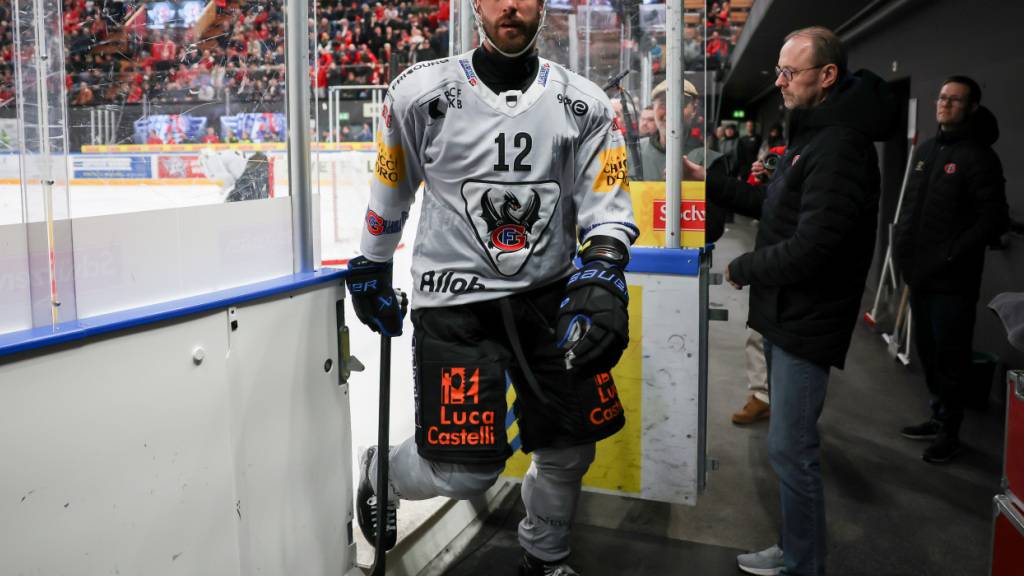 Fribourgs Verteidiger Patrik Nemeth nach seinem wüsten Foul in Rapperswil