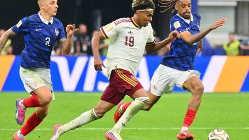 Yamal wieder fit, Martinez mit Schmerzen