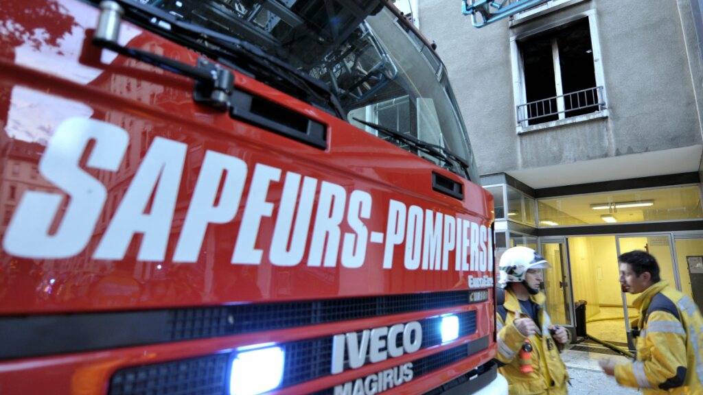 Insgesamt standen zwölf Feuerwehrleute und vier Fahrzeuge am Mittwochabend in Montignez  im Einsatz. (Symbolbild)