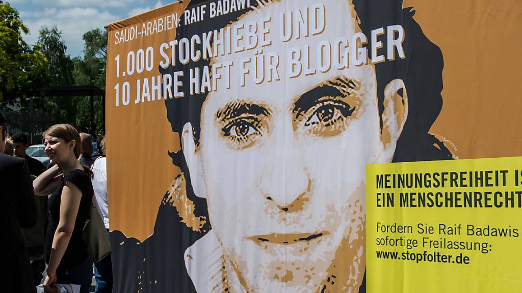 Saudischer Blogger Badawi nach zehn Jahren Haft in Freiheit