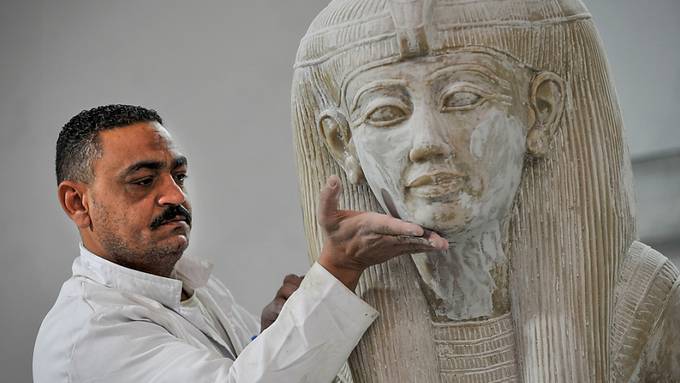 Schmuck und Schätze - Ägyptische Fabrik bildet antike Kunst nach