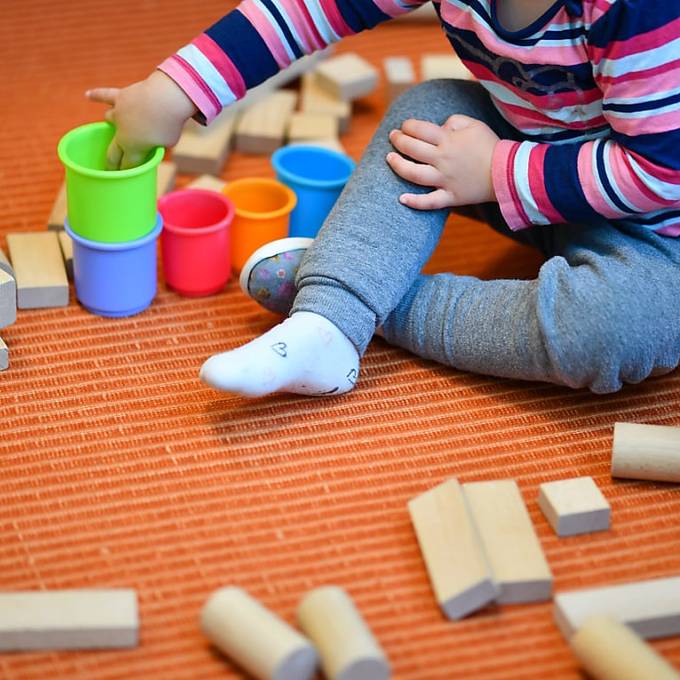 Stadtberner Eltern mit tiefen Einkommen zahlen weniger für Kita