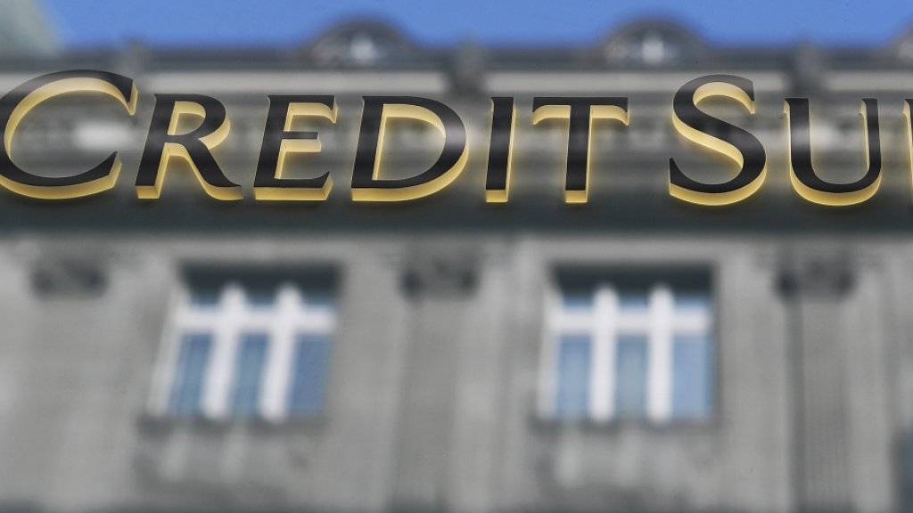 Die Grossbank Credit Suisse einigt sich in den USA mit einem Kläger und muss dafür eine Sonderbelastung des Vorsteuergewinns von rund 80 Millionen Dollar in Kauf nehmen. (Archivbild)