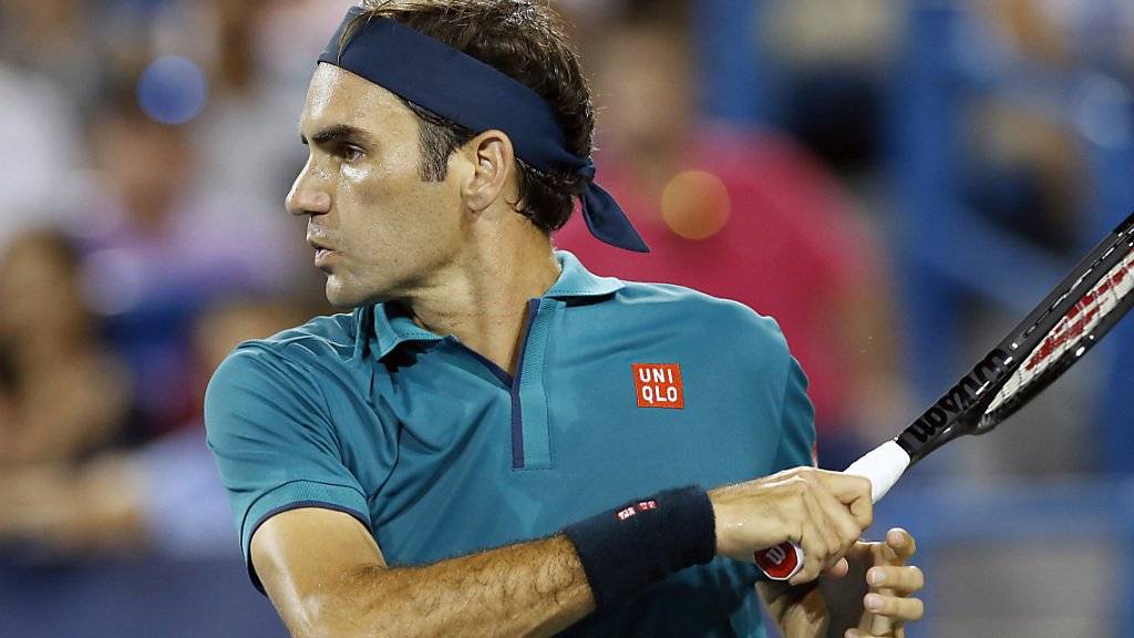 Roger Federer feierte bei seiner Rückkehr auf die Tour einen problemlosen Sieg