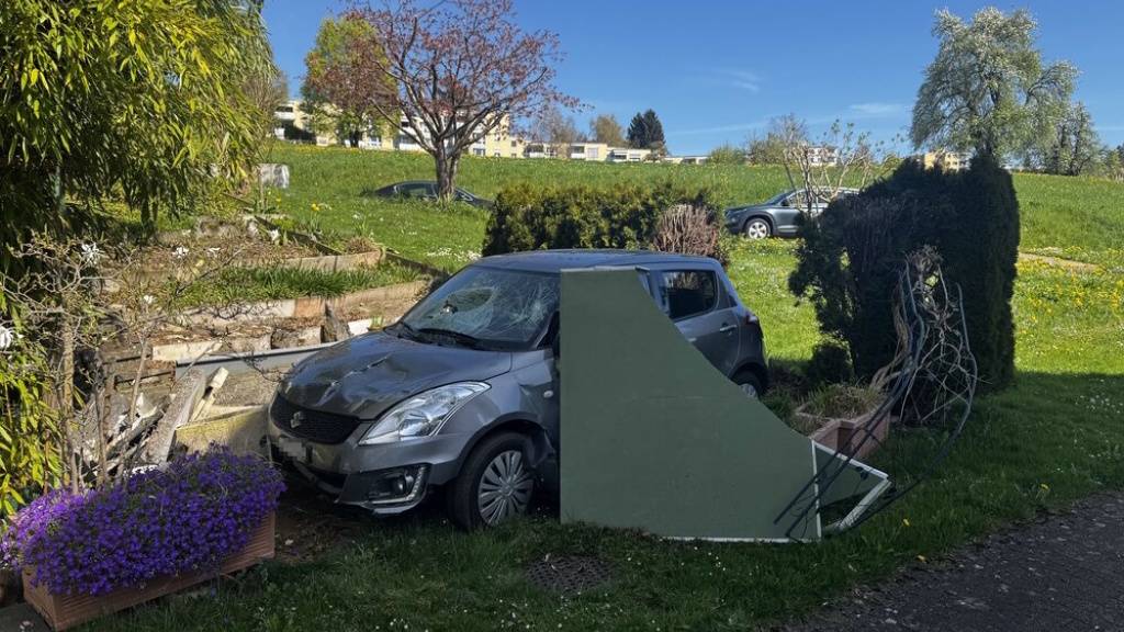 Betagter Autofahrer rammt Tischtennistisch in St. Gallen