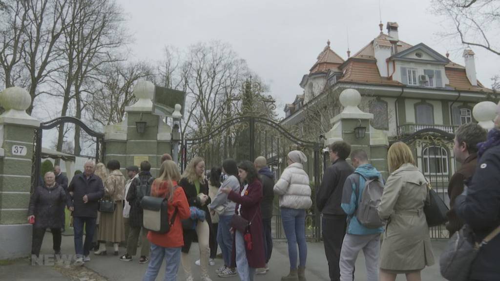 Putin-Gegner protestieren in Bern gegen Präsidentschaftswahlen