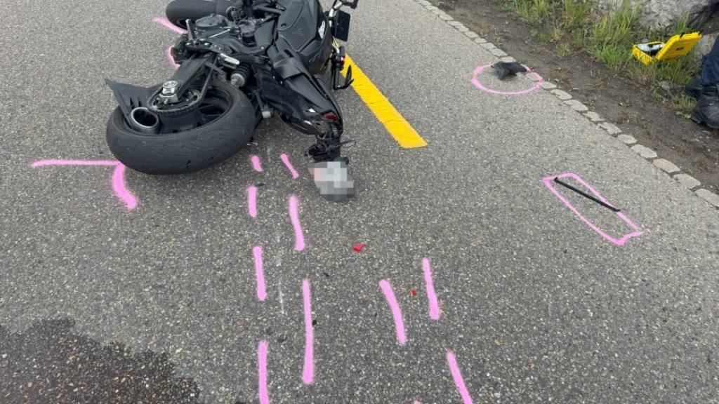 Das Motorrad wurde beim Auffahrunfall beschädigt.