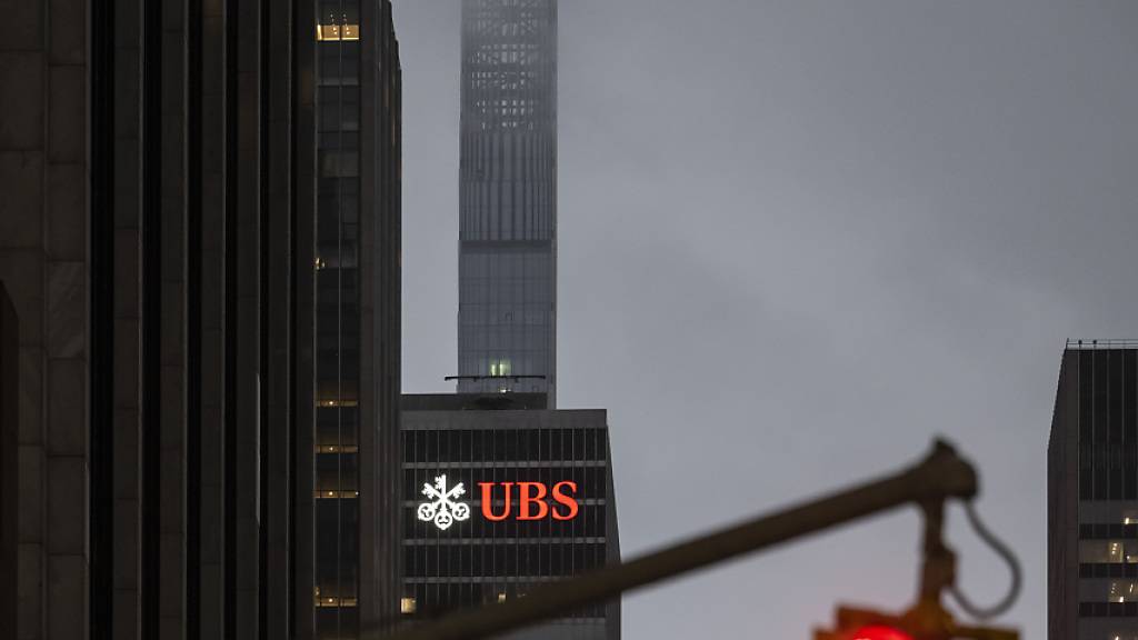 Mit einer neuen Technologie der ETH Zürich kann selbst aus verschmutzter Luft Trinkwasser gewonnen werden. (Archivbild)