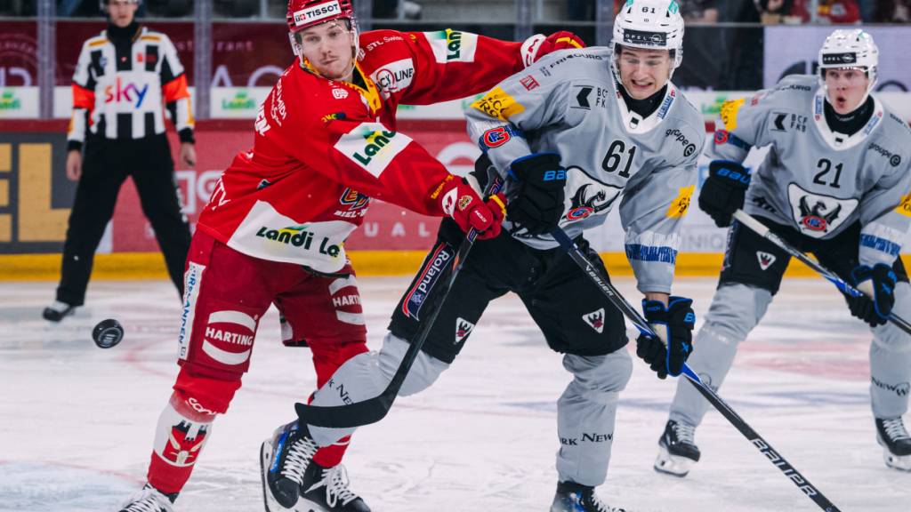 Oskari Laaksonen (links) wechselt zurück nach Schweden