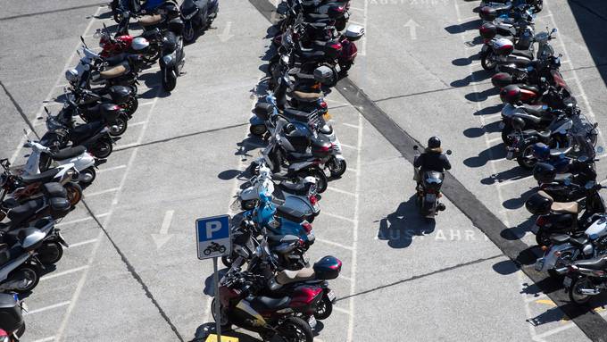 Parkgebühren für Motorräder und Roller – in Luzern bald möglich