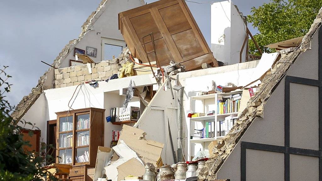 Nach einem Tornado im Südwesten Luxemburgs sind bis zu 100 Häuser nicht mehr bewohnbar.