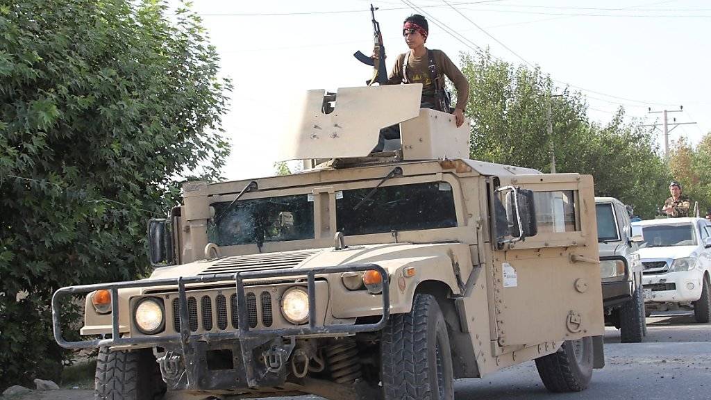 Patrouille der afghanischen Sicherheitskräfte in Kundus: Attacken der Taliban und anderer Extremisten haben die Opferzahlen der Armee im vergangenen Jahr in die Höhe schnellen lassen. (Archivbild)
