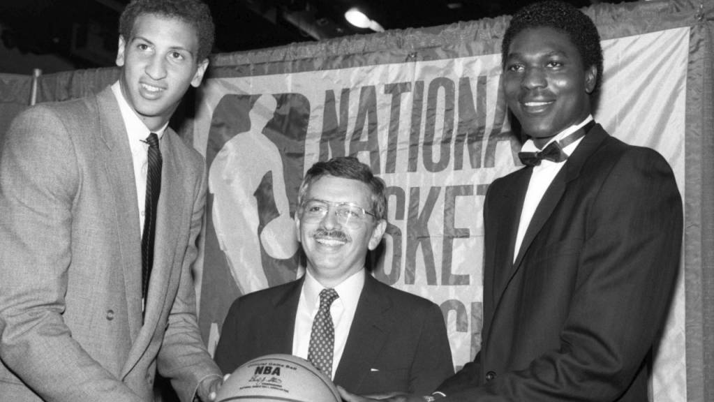 David Stern (Mitte) wurde 1984 NBA-Commissioner und blieb drei Jahrzehnte in dieser Funktion