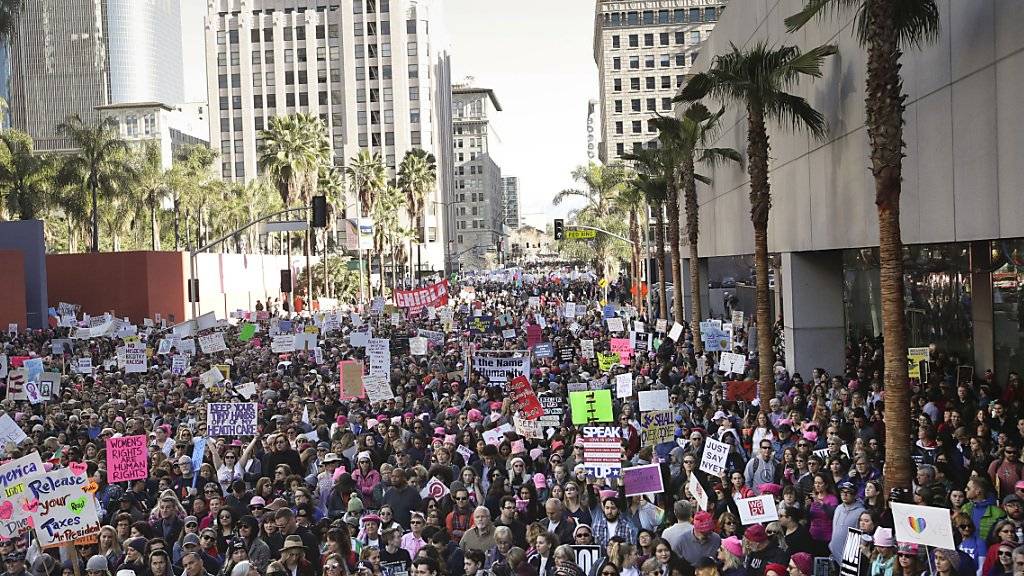 In Los Angeles bestätigte die Polizei, dass über eine halbe Million Menschen am «Women's March» teilnahmen.