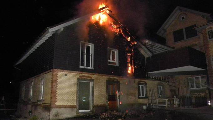 Brand in Wohnhaus