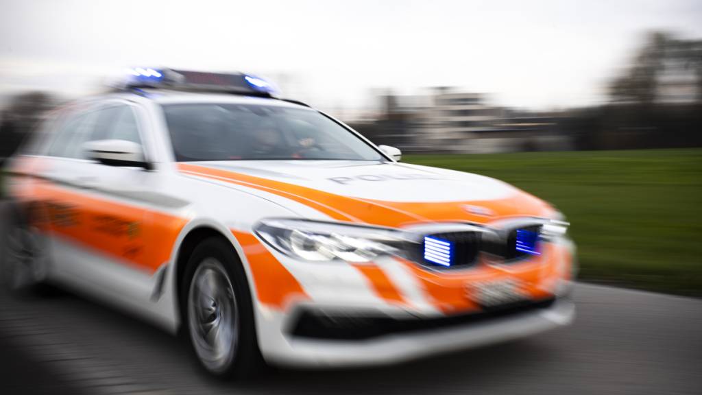 Mann überfällt in Ricken SG mit einer Schusswaffe eine Tankstelle