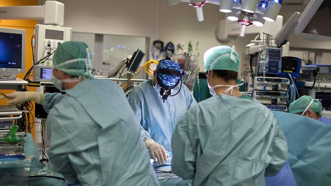 Lebensgefahr nach Routine-Operation – Aargauerin verklagt Ärztin auf über 1 Million Franken