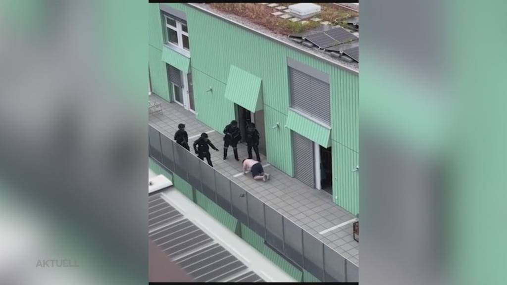 Grossaufgebot: Nach mehreren Schüssen nimmt die Polizei in Regensdorf einen Mann fest