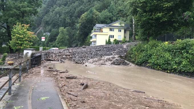 Brunnen - Gersau: Strasse nach Erdrutsch wieder offen