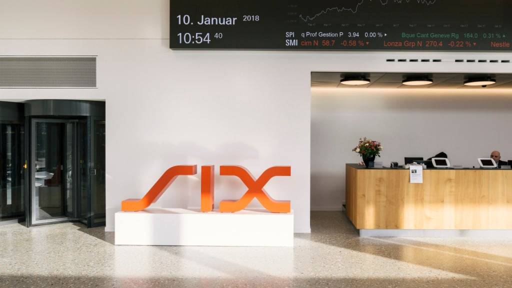 Das Handelsvolumen an der Schweizer Börse SIX sowie an der zur SIX gehörenden spanischen Börse BME ist im August gegenüber dem Vormonat saisonal bedingt geschrumpft. Im Vergleich zum Vorjahr haben die Erlöse aber zugenommen. (Archivbild)