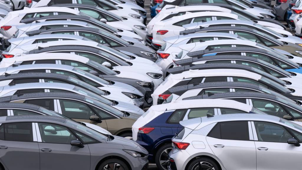 Die EU-Kommission will eine Rücknahme des sogenannten Verbrenner-Aus vorschlagen. (Archivbild)