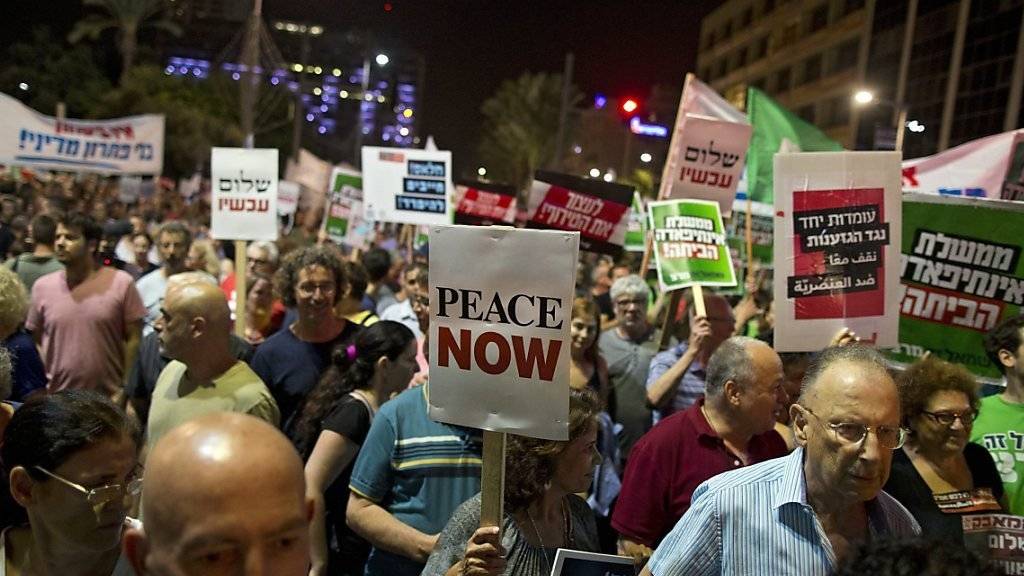 Tausende demonstrieren in Tel Aviv für Frieden