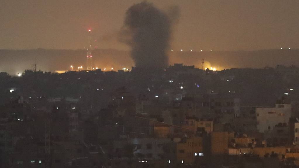 In der Nacht auf Donnerstag flog die israelische Luftwaffe mehrere Angriffe auf Ziele in Gaza.