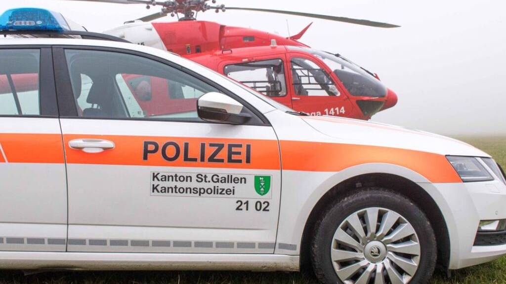 Der 24-jährige Mann wurde mit einem Helikopter ins Spital geflogen. (Symbolbild)