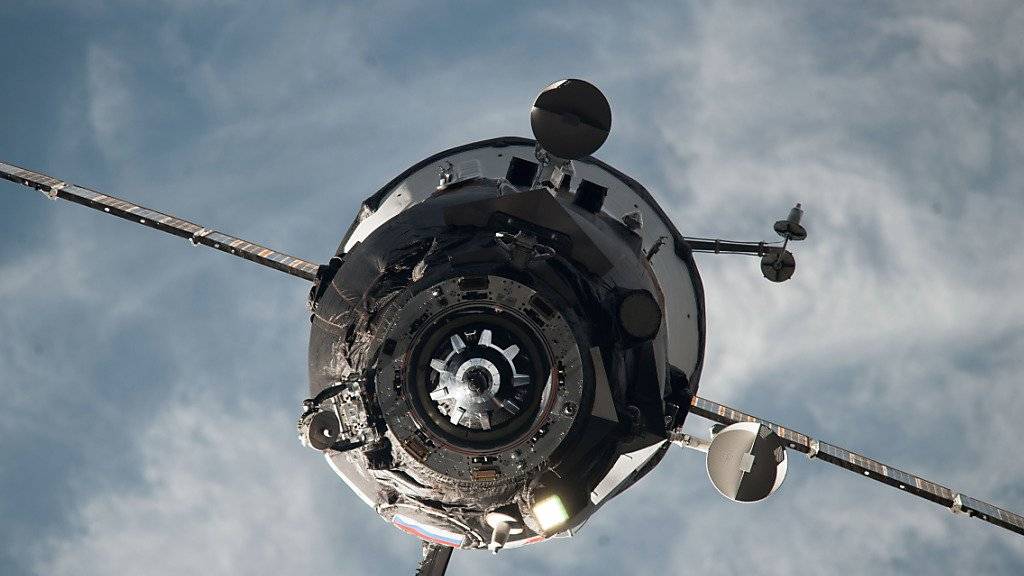 Ein Raumfrachter ist bei der Raumstation ISS angekommen. Im Gepäck hatte er Nachschub für die Crew sowie Ausrüstung für ein Forschungsprojekt. (Archivbild)